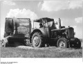 780px-Bundesarchiv_Bild_183-B0629-0004-001,_LPG_Wiesenau,_Heuernte.jpg